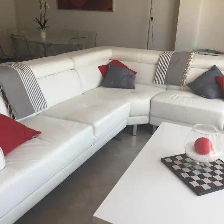 Holiday home Maison Climatisee Vue Mer Piscine Privee Plage Bandol