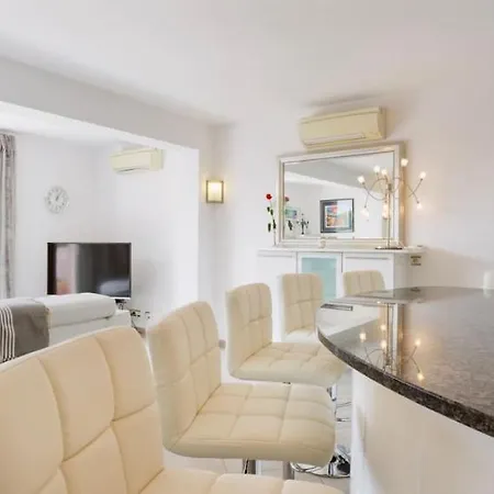 Holiday home Maison Climatisee Vue Mer Piscine Privee Plage