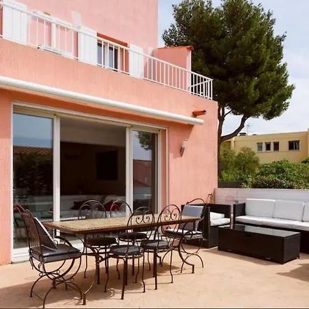 Hébergement de vacances Maison climatisée vue mer piscine privée plage